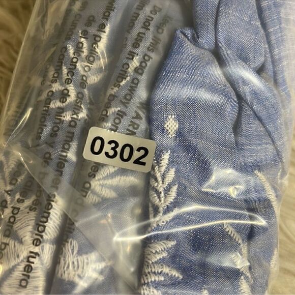 American Eagle Shorts Womens Size Small embroidered smocked Waist Boho light NWT - Picture 11 of 11